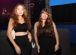 
                    <a style='margin-left: 5px;' class='btn btn-xs btn-social btn-facebook' href='https://www.facebook.com/sharer/sharer.php?u=https://galeramix.com.br/imagem/a162/800-800-90/conteudo/site_galerias/162/tijufest-2025-zeze-di-camargo-10.jpg' rel='popup' data-width='500' data-height='400'><i class='fa fa-facebook'></i>Compartilhar <span class='hidden-xs'>no Facebook</span>
                </a> 
                <a class='btn btn-default btn-xs' target='_blank' href='imagem/a162/800-800-90/conteudo/site_galerias/162/tijufest-2025-zeze-di-camargo-10.jpg'>
                    <span class='glyphicon glyphicon-cloud-download'></span> Salvar
                </a>
                