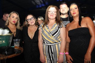 
<a style='margin-left: 5px;' class='btn btn-xs btn-social btn-facebook' href='https://www.facebook.com/sharer/sharer.php?u=https://galeramix.com.br/imagem/a162/800-800-90/conteudo/site_galerias/162/tijufest-2025-zeze-di-camargo-14.jpg' rel='popup' data-width='500' data-height='400'><i class='fa fa-facebook'></i>Compartilhar <span class='hidden-xs'>no Facebook</span>
</a> 
<a class='btn btn-default btn-xs' target='_blank' href='imagem/a162/800-800-90/conteudo/site_galerias/162/tijufest-2025-zeze-di-camargo-14.jpg'>
<span class='glyphicon glyphicon-cloud-download'></span> Salvar
</a>
