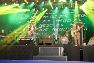 
<a style='margin-left: 5px;' class='btn btn-xs btn-social btn-facebook' href='https://www.facebook.com/sharer/sharer.php?u=https://galeramix.com.br/imagem/a162/800-800-90/conteudo/site_galerias/162/tijufest-2025-zeze-di-camargo-3.jpg' rel='popup' data-width='500' data-height='400'><i class='fa fa-facebook'></i>Compartilhar <span class='hidden-xs'>no Facebook</span>
</a> 
<a class='btn btn-default btn-xs' target='_blank' href='imagem/a162/800-800-90/conteudo/site_galerias/162/tijufest-2025-zeze-di-camargo-3.jpg'>
<span class='glyphicon glyphicon-cloud-download'></span> Salvar
</a>
