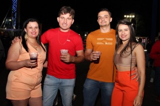 
<a style='margin-left: 5px;' class='btn btn-xs btn-social btn-facebook' href='https://www.facebook.com/sharer/sharer.php?u=https://galeramix.com.br/imagem/a162/800-800-90/conteudo/site_galerias/162/tijufest-2025-zeze-di-camargo-47.jpg' rel='popup' data-width='500' data-height='400'><i class='fa fa-facebook'></i>Compartilhar <span class='hidden-xs'>no Facebook</span>
</a> 
<a class='btn btn-default btn-xs' target='_blank' href='imagem/a162/800-800-90/conteudo/site_galerias/162/tijufest-2025-zeze-di-camargo-47.jpg'>
<span class='glyphicon glyphicon-cloud-download'></span> Salvar
</a>
