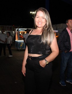 
<a style='margin-left: 5px;' class='btn btn-xs btn-social btn-facebook' href='https://www.facebook.com/sharer/sharer.php?u=https://galeramix.com.br/imagem/a162/800-800-90/conteudo/site_galerias/162/tijufest-2025-zeze-di-camargo-52.jpg' rel='popup' data-width='500' data-height='400'><i class='fa fa-facebook'></i>Compartilhar <span class='hidden-xs'>no Facebook</span>
</a> 
<a class='btn btn-default btn-xs' target='_blank' href='imagem/a162/800-800-90/conteudo/site_galerias/162/tijufest-2025-zeze-di-camargo-52.jpg'>
<span class='glyphicon glyphicon-cloud-download'></span> Salvar
</a>
