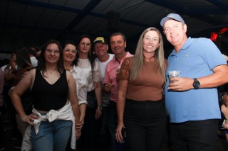 
<a style='margin-left: 5px;' class='btn btn-xs btn-social btn-facebook' href='https://www.facebook.com/sharer/sharer.php?u=https://galeramix.com.br/imagem/a162/800-800-90/conteudo/site_galerias/162/tijufest-2025-zeze-di-camargo-54.jpg' rel='popup' data-width='500' data-height='400'><i class='fa fa-facebook'></i>Compartilhar <span class='hidden-xs'>no Facebook</span>
</a> 
<a class='btn btn-default btn-xs' target='_blank' href='imagem/a162/800-800-90/conteudo/site_galerias/162/tijufest-2025-zeze-di-camargo-54.jpg'>
<span class='glyphicon glyphicon-cloud-download'></span> Salvar
</a>
