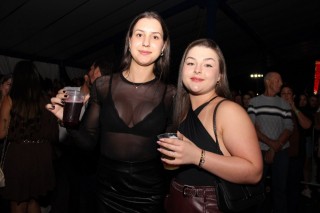 
<a style='margin-left: 5px;' class='btn btn-xs btn-social btn-facebook' href='https://www.facebook.com/sharer/sharer.php?u=https://galeramix.com.br/imagem/a162/800-800-90/conteudo/site_galerias/162/tijufest-2025-zeze-di-camargo-57.jpg' rel='popup' data-width='500' data-height='400'><i class='fa fa-facebook'></i>Compartilhar <span class='hidden-xs'>no Facebook</span>
</a> 
<a class='btn btn-default btn-xs' target='_blank' href='imagem/a162/800-800-90/conteudo/site_galerias/162/tijufest-2025-zeze-di-camargo-57.jpg'>
<span class='glyphicon glyphicon-cloud-download'></span> Salvar
</a>
