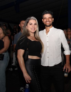 
<a style='margin-left: 5px;' class='btn btn-xs btn-social btn-facebook' href='https://www.facebook.com/sharer/sharer.php?u=https://galeramix.com.br/imagem/a162/800-800-90/conteudo/site_galerias/162/tijufest-2025-zeze-di-camargo-60.jpg' rel='popup' data-width='500' data-height='400'><i class='fa fa-facebook'></i>Compartilhar <span class='hidden-xs'>no Facebook</span>
</a> 
<a class='btn btn-default btn-xs' target='_blank' href='imagem/a162/800-800-90/conteudo/site_galerias/162/tijufest-2025-zeze-di-camargo-60.jpg'>
<span class='glyphicon glyphicon-cloud-download'></span> Salvar
</a>
