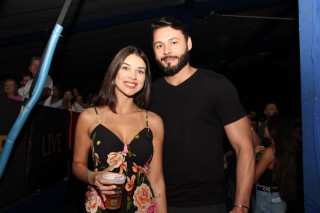 
<a style='margin-left: 5px;' class='btn btn-xs btn-social btn-facebook' href='https://www.facebook.com/sharer/sharer.php?u=https://galeramix.com.br/imagem/a162/800-800-90/conteudo/site_galerias/162/tijufest-2025-zeze-di-camargo-61.jpg' rel='popup' data-width='500' data-height='400'><i class='fa fa-facebook'></i>Compartilhar <span class='hidden-xs'>no Facebook</span>
</a> 
<a class='btn btn-default btn-xs' target='_blank' href='imagem/a162/800-800-90/conteudo/site_galerias/162/tijufest-2025-zeze-di-camargo-61.jpg'>
<span class='glyphicon glyphicon-cloud-download'></span> Salvar
</a>
