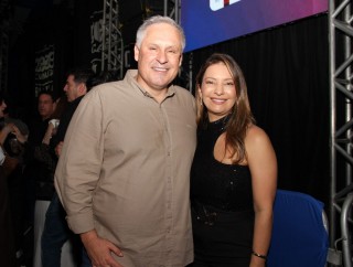 
<a style='margin-left: 5px;' class='btn btn-xs btn-social btn-facebook' href='https://www.facebook.com/sharer/sharer.php?u=https://galeramix.com.br/imagem/a162/800-800-90/conteudo/site_galerias/162/tijufest-2025-zeze-di-camargo-62.jpg' rel='popup' data-width='500' data-height='400'><i class='fa fa-facebook'></i>Compartilhar <span class='hidden-xs'>no Facebook</span>
</a> 
<a class='btn btn-default btn-xs' target='_blank' href='imagem/a162/800-800-90/conteudo/site_galerias/162/tijufest-2025-zeze-di-camargo-62.jpg'>
<span class='glyphicon glyphicon-cloud-download'></span> Salvar
</a>
