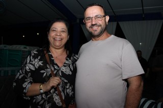 
<a style='margin-left: 5px;' class='btn btn-xs btn-social btn-facebook' href='https://www.facebook.com/sharer/sharer.php?u=https://galeramix.com.br/imagem/a162/800-800-90/conteudo/site_galerias/162/tijufest-2025-zeze-di-camargo-63.jpg' rel='popup' data-width='500' data-height='400'><i class='fa fa-facebook'></i>Compartilhar <span class='hidden-xs'>no Facebook</span>
</a> 
<a class='btn btn-default btn-xs' target='_blank' href='imagem/a162/800-800-90/conteudo/site_galerias/162/tijufest-2025-zeze-di-camargo-63.jpg'>
<span class='glyphicon glyphicon-cloud-download'></span> Salvar
</a>
