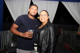 
<a style='margin-left: 5px;' class='btn btn-xs btn-social btn-facebook' href='https://www.facebook.com/sharer/sharer.php?u=https://galeramix.com.br/imagem/a162/800-800-90/conteudo/site_galerias/162/tijufest-2025-zeze-di-camargo-69.jpg' rel='popup' data-width='500' data-height='400'><i class='fa fa-facebook'></i>Compartilhar <span class='hidden-xs'>no Facebook</span>
</a> 
<a class='btn btn-default btn-xs' target='_blank' href='imagem/a162/800-800-90/conteudo/site_galerias/162/tijufest-2025-zeze-di-camargo-69.jpg'>
<span class='glyphicon glyphicon-cloud-download'></span> Salvar
</a>
