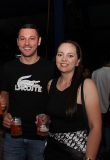 
<a style='margin-left: 5px;' class='btn btn-xs btn-social btn-facebook' href='https://www.facebook.com/sharer/sharer.php?u=https://galeramix.com.br/imagem/a162/800-800-90/conteudo/site_galerias/162/tijufest-2025-zeze-di-camargo-76.jpg' rel='popup' data-width='500' data-height='400'><i class='fa fa-facebook'></i>Compartilhar <span class='hidden-xs'>no Facebook</span>
</a> 
<a class='btn btn-default btn-xs' target='_blank' href='imagem/a162/800-800-90/conteudo/site_galerias/162/tijufest-2025-zeze-di-camargo-76.jpg'>
<span class='glyphicon glyphicon-cloud-download'></span> Salvar
</a>
