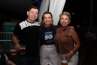 
<a style='margin-left: 5px;' class='btn btn-xs btn-social btn-facebook' href='https://www.facebook.com/sharer/sharer.php?u=https://galeramix.com.br/imagem/a162/800-800-90/conteudo/site_galerias/162/tijufest-2025-zeze-di-camargo-79.jpg' rel='popup' data-width='500' data-height='400'><i class='fa fa-facebook'></i>Compartilhar <span class='hidden-xs'>no Facebook</span>
</a> 
<a class='btn btn-default btn-xs' target='_blank' href='imagem/a162/800-800-90/conteudo/site_galerias/162/tijufest-2025-zeze-di-camargo-79.jpg'>
<span class='glyphicon glyphicon-cloud-download'></span> Salvar
</a>
