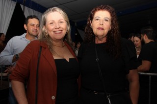 
<a style='margin-left: 5px;' class='btn btn-xs btn-social btn-facebook' href='https://www.facebook.com/sharer/sharer.php?u=https://galeramix.com.br/imagem/a162/800-800-90/conteudo/site_galerias/162/tijufest-2025-zeze-di-camargo-80.jpg' rel='popup' data-width='500' data-height='400'><i class='fa fa-facebook'></i>Compartilhar <span class='hidden-xs'>no Facebook</span>
</a> 
<a class='btn btn-default btn-xs' target='_blank' href='imagem/a162/800-800-90/conteudo/site_galerias/162/tijufest-2025-zeze-di-camargo-80.jpg'>
<span class='glyphicon glyphicon-cloud-download'></span> Salvar
</a>
