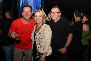 
<a style='margin-left: 5px;' class='btn btn-xs btn-social btn-facebook' href='https://www.facebook.com/sharer/sharer.php?u=https://galeramix.com.br/imagem/a162/800-800-90/conteudo/site_galerias/162/tijufest-2025-zeze-di-camargo-82.jpg' rel='popup' data-width='500' data-height='400'><i class='fa fa-facebook'></i>Compartilhar <span class='hidden-xs'>no Facebook</span>
</a> 
<a class='btn btn-default btn-xs' target='_blank' href='imagem/a162/800-800-90/conteudo/site_galerias/162/tijufest-2025-zeze-di-camargo-82.jpg'>
<span class='glyphicon glyphicon-cloud-download'></span> Salvar
</a>
