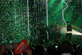 
<a style='margin-left: 5px;' class='btn btn-xs btn-social btn-facebook' href='https://www.facebook.com/sharer/sharer.php?u=https://galeramix.com.br/imagem/a162/800-800-90/conteudo/site_galerias/162/tijufest-2025-zeze-di-camargo-95.jpg' rel='popup' data-width='500' data-height='400'><i class='fa fa-facebook'></i>Compartilhar <span class='hidden-xs'>no Facebook</span>
</a> 
<a class='btn btn-default btn-xs' target='_blank' href='imagem/a162/800-800-90/conteudo/site_galerias/162/tijufest-2025-zeze-di-camargo-95.jpg'>
<span class='glyphicon glyphicon-cloud-download'></span> Salvar
</a>
