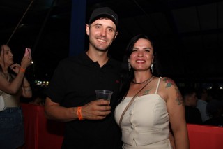 
<a style='margin-left: 5px;' class='btn btn-xs btn-social btn-facebook' href='https://www.facebook.com/sharer/sharer.php?u=https://galeramix.com.br/imagem/a162/800-800-90/conteudo/site_galerias/162/tijufest-2025-zeze-di-camargo-97.jpg' rel='popup' data-width='500' data-height='400'><i class='fa fa-facebook'></i>Compartilhar <span class='hidden-xs'>no Facebook</span>
</a> 
<a class='btn btn-default btn-xs' target='_blank' href='imagem/a162/800-800-90/conteudo/site_galerias/162/tijufest-2025-zeze-di-camargo-97.jpg'>
<span class='glyphicon glyphicon-cloud-download'></span> Salvar
</a>
