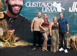 
<a style='margin-left: 5px;' class='btn btn-xs btn-social btn-facebook' href='https://www.facebook.com/sharer/sharer.php?u=https://galeramix.com.br/imagem/a163/800-800-90/conteudo/site_galerias/163/gustavo-lima-costelaco-junior-seco-galeramix-110.jpg' rel='popup' data-width='500' data-height='400'><i class='fa fa-facebook'></i>Compartilhar <span class='hidden-xs'>no Facebook</span>
</a> 
<a class='btn btn-default btn-xs' target='_blank' href='imagem/a163/800-800-90/conteudo/site_galerias/163/gustavo-lima-costelaco-junior-seco-galeramix-110.jpg'>
<span class='glyphicon glyphicon-cloud-download'></span> Salvar
</a>
