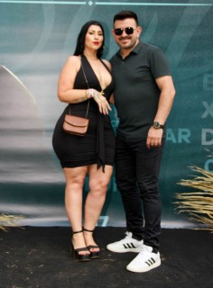 
<a style='margin-left: 5px;' class='btn btn-xs btn-social btn-facebook' href='https://www.facebook.com/sharer/sharer.php?u=https://galeramix.com.br/imagem/a163/800-800-90/conteudo/site_galerias/163/gustavo-lima-costelaco-junior-seco-galeramix-112.jpg' rel='popup' data-width='500' data-height='400'><i class='fa fa-facebook'></i>Compartilhar <span class='hidden-xs'>no Facebook</span>
</a> 
<a class='btn btn-default btn-xs' target='_blank' href='imagem/a163/800-800-90/conteudo/site_galerias/163/gustavo-lima-costelaco-junior-seco-galeramix-112.jpg'>
<span class='glyphicon glyphicon-cloud-download'></span> Salvar
</a>
