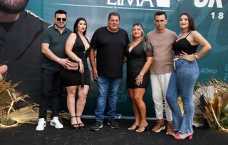 
<a style='margin-left: 5px;' class='btn btn-xs btn-social btn-facebook' href='https://www.facebook.com/sharer/sharer.php?u=https://galeramix.com.br/imagem/a163/800-800-90/conteudo/site_galerias/163/gustavo-lima-costelaco-junior-seco-galeramix-114.jpg' rel='popup' data-width='500' data-height='400'><i class='fa fa-facebook'></i>Compartilhar <span class='hidden-xs'>no Facebook</span>
</a> 
<a class='btn btn-default btn-xs' target='_blank' href='imagem/a163/800-800-90/conteudo/site_galerias/163/gustavo-lima-costelaco-junior-seco-galeramix-114.jpg'>
<span class='glyphicon glyphicon-cloud-download'></span> Salvar
</a>
