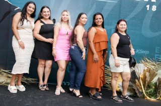 
<a style='margin-left: 5px;' class='btn btn-xs btn-social btn-facebook' href='https://www.facebook.com/sharer/sharer.php?u=https://galeramix.com.br/imagem/a163/800-800-90/conteudo/site_galerias/163/gustavo-lima-costelaco-junior-seco-galeramix-118.jpg' rel='popup' data-width='500' data-height='400'><i class='fa fa-facebook'></i>Compartilhar <span class='hidden-xs'>no Facebook</span>
</a> 
<a class='btn btn-default btn-xs' target='_blank' href='imagem/a163/800-800-90/conteudo/site_galerias/163/gustavo-lima-costelaco-junior-seco-galeramix-118.jpg'>
<span class='glyphicon glyphicon-cloud-download'></span> Salvar
</a>
