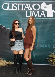 
<a style='margin-left: 5px;' class='btn btn-xs btn-social btn-facebook' href='https://www.facebook.com/sharer/sharer.php?u=https://galeramix.com.br/imagem/a163/800-800-90/conteudo/site_galerias/163/gustavo-lima-costelaco-junior-seco-galeramix-121.jpg' rel='popup' data-width='500' data-height='400'><i class='fa fa-facebook'></i>Compartilhar <span class='hidden-xs'>no Facebook</span>
</a> 
<a class='btn btn-default btn-xs' target='_blank' href='imagem/a163/800-800-90/conteudo/site_galerias/163/gustavo-lima-costelaco-junior-seco-galeramix-121.jpg'>
<span class='glyphicon glyphicon-cloud-download'></span> Salvar
</a>
