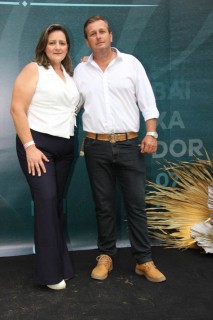 
<a style='margin-left: 5px;' class='btn btn-xs btn-social btn-facebook' href='https://www.facebook.com/sharer/sharer.php?u=https://galeramix.com.br/imagem/a163/800-800-90/conteudo/site_galerias/163/gustavo-lima-costelaco-junior-seco-galeramix-127.jpg' rel='popup' data-width='500' data-height='400'><i class='fa fa-facebook'></i>Compartilhar <span class='hidden-xs'>no Facebook</span>
</a> 
<a class='btn btn-default btn-xs' target='_blank' href='imagem/a163/800-800-90/conteudo/site_galerias/163/gustavo-lima-costelaco-junior-seco-galeramix-127.jpg'>
<span class='glyphicon glyphicon-cloud-download'></span> Salvar
</a>
