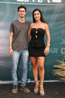 
<a style='margin-left: 5px;' class='btn btn-xs btn-social btn-facebook' href='https://www.facebook.com/sharer/sharer.php?u=https://galeramix.com.br/imagem/a163/800-800-90/conteudo/site_galerias/163/gustavo-lima-costelaco-junior-seco-galeramix-144.jpg' rel='popup' data-width='500' data-height='400'><i class='fa fa-facebook'></i>Compartilhar <span class='hidden-xs'>no Facebook</span>
</a> 
<a class='btn btn-default btn-xs' target='_blank' href='imagem/a163/800-800-90/conteudo/site_galerias/163/gustavo-lima-costelaco-junior-seco-galeramix-144.jpg'>
<span class='glyphicon glyphicon-cloud-download'></span> Salvar
</a>
