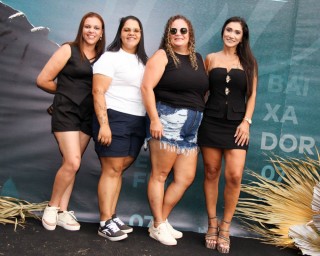 
<a style='margin-left: 5px;' class='btn btn-xs btn-social btn-facebook' href='https://www.facebook.com/sharer/sharer.php?u=https://galeramix.com.br/imagem/a163/800-800-90/conteudo/site_galerias/163/gustavo-lima-costelaco-junior-seco-galeramix-147.jpg' rel='popup' data-width='500' data-height='400'><i class='fa fa-facebook'></i>Compartilhar <span class='hidden-xs'>no Facebook</span>
</a> 
<a class='btn btn-default btn-xs' target='_blank' href='imagem/a163/800-800-90/conteudo/site_galerias/163/gustavo-lima-costelaco-junior-seco-galeramix-147.jpg'>
<span class='glyphicon glyphicon-cloud-download'></span> Salvar
</a>
