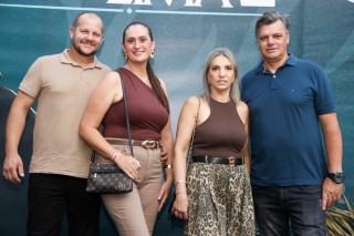 
<a style='margin-left: 5px;' class='btn btn-xs btn-social btn-facebook' href='https://www.facebook.com/sharer/sharer.php?u=https://galeramix.com.br/imagem/a163/800-800-90/conteudo/site_galerias/163/gustavo-lima-costelaco-junior-seco-galeramix-15.jpg' rel='popup' data-width='500' data-height='400'><i class='fa fa-facebook'></i>Compartilhar <span class='hidden-xs'>no Facebook</span>
</a> 
<a class='btn btn-default btn-xs' target='_blank' href='imagem/a163/800-800-90/conteudo/site_galerias/163/gustavo-lima-costelaco-junior-seco-galeramix-15.jpg'>
<span class='glyphicon glyphicon-cloud-download'></span> Salvar
</a>
