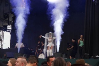 
<a style='margin-left: 5px;' class='btn btn-xs btn-social btn-facebook' href='https://www.facebook.com/sharer/sharer.php?u=https://galeramix.com.br/imagem/a163/800-800-90/conteudo/site_galerias/163/gustavo-lima-costelaco-junior-seco-galeramix-162.jpg' rel='popup' data-width='500' data-height='400'><i class='fa fa-facebook'></i>Compartilhar <span class='hidden-xs'>no Facebook</span>
</a> 
<a class='btn btn-default btn-xs' target='_blank' href='imagem/a163/800-800-90/conteudo/site_galerias/163/gustavo-lima-costelaco-junior-seco-galeramix-162.jpg'>
<span class='glyphicon glyphicon-cloud-download'></span> Salvar
</a>
