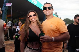 
<a style='margin-left: 5px;' class='btn btn-xs btn-social btn-facebook' href='https://www.facebook.com/sharer/sharer.php?u=https://galeramix.com.br/imagem/a163/800-800-90/conteudo/site_galerias/163/gustavo-lima-costelaco-junior-seco-galeramix-166.jpg' rel='popup' data-width='500' data-height='400'><i class='fa fa-facebook'></i>Compartilhar <span class='hidden-xs'>no Facebook</span>
</a> 
<a class='btn btn-default btn-xs' target='_blank' href='imagem/a163/800-800-90/conteudo/site_galerias/163/gustavo-lima-costelaco-junior-seco-galeramix-166.jpg'>
<span class='glyphicon glyphicon-cloud-download'></span> Salvar
</a>
