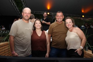 
<a style='margin-left: 5px;' class='btn btn-xs btn-social btn-facebook' href='https://www.facebook.com/sharer/sharer.php?u=https://galeramix.com.br/imagem/a163/800-800-90/conteudo/site_galerias/163/gustavo-lima-costelaco-junior-seco-galeramix-170.jpg' rel='popup' data-width='500' data-height='400'><i class='fa fa-facebook'></i>Compartilhar <span class='hidden-xs'>no Facebook</span>
</a> 
<a class='btn btn-default btn-xs' target='_blank' href='imagem/a163/800-800-90/conteudo/site_galerias/163/gustavo-lima-costelaco-junior-seco-galeramix-170.jpg'>
<span class='glyphicon glyphicon-cloud-download'></span> Salvar
</a>
