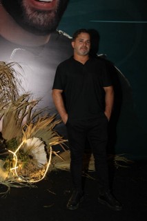 
<a style='margin-left: 5px;' class='btn btn-xs btn-social btn-facebook' href='https://www.facebook.com/sharer/sharer.php?u=https://galeramix.com.br/imagem/a163/800-800-90/conteudo/site_galerias/163/gustavo-lima-costelaco-junior-seco-galeramix-178.jpg' rel='popup' data-width='500' data-height='400'><i class='fa fa-facebook'></i>Compartilhar <span class='hidden-xs'>no Facebook</span>
</a> 
<a class='btn btn-default btn-xs' target='_blank' href='imagem/a163/800-800-90/conteudo/site_galerias/163/gustavo-lima-costelaco-junior-seco-galeramix-178.jpg'>
<span class='glyphicon glyphicon-cloud-download'></span> Salvar
</a>
