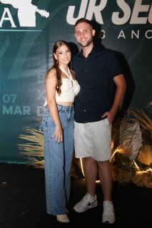 
<a style='margin-left: 5px;' class='btn btn-xs btn-social btn-facebook' href='https://www.facebook.com/sharer/sharer.php?u=https://galeramix.com.br/imagem/a163/800-800-90/conteudo/site_galerias/163/gustavo-lima-costelaco-junior-seco-galeramix-191.jpg' rel='popup' data-width='500' data-height='400'><i class='fa fa-facebook'></i>Compartilhar <span class='hidden-xs'>no Facebook</span>
</a> 
<a class='btn btn-default btn-xs' target='_blank' href='imagem/a163/800-800-90/conteudo/site_galerias/163/gustavo-lima-costelaco-junior-seco-galeramix-191.jpg'>
<span class='glyphicon glyphicon-cloud-download'></span> Salvar
</a>
