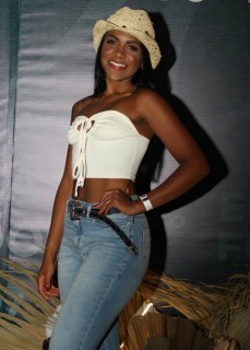 
<a style='margin-left: 5px;' class='btn btn-xs btn-social btn-facebook' href='https://www.facebook.com/sharer/sharer.php?u=https://galeramix.com.br/imagem/a163/800-800-90/conteudo/site_galerias/163/gustavo-lima-costelaco-junior-seco-galeramix-200.jpg' rel='popup' data-width='500' data-height='400'><i class='fa fa-facebook'></i>Compartilhar <span class='hidden-xs'>no Facebook</span>
</a> 
<a class='btn btn-default btn-xs' target='_blank' href='imagem/a163/800-800-90/conteudo/site_galerias/163/gustavo-lima-costelaco-junior-seco-galeramix-200.jpg'>
<span class='glyphicon glyphicon-cloud-download'></span> Salvar
</a>
