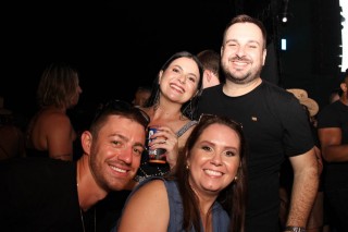 
<a style='margin-left: 5px;' class='btn btn-xs btn-social btn-facebook' href='https://www.facebook.com/sharer/sharer.php?u=https://galeramix.com.br/imagem/a163/800-800-90/conteudo/site_galerias/163/gustavo-lima-costelaco-junior-seco-galeramix-210.jpg' rel='popup' data-width='500' data-height='400'><i class='fa fa-facebook'></i>Compartilhar <span class='hidden-xs'>no Facebook</span>
</a> 
<a class='btn btn-default btn-xs' target='_blank' href='imagem/a163/800-800-90/conteudo/site_galerias/163/gustavo-lima-costelaco-junior-seco-galeramix-210.jpg'>
<span class='glyphicon glyphicon-cloud-download'></span> Salvar
</a>
