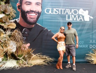 
<a style='margin-left: 5px;' class='btn btn-xs btn-social btn-facebook' href='https://www.facebook.com/sharer/sharer.php?u=https://galeramix.com.br/imagem/a163/800-800-90/conteudo/site_galerias/163/gustavo-lima-costelaco-junior-seco-galeramix-230.jpg' rel='popup' data-width='500' data-height='400'><i class='fa fa-facebook'></i>Compartilhar <span class='hidden-xs'>no Facebook</span>
</a> 
<a class='btn btn-default btn-xs' target='_blank' href='imagem/a163/800-800-90/conteudo/site_galerias/163/gustavo-lima-costelaco-junior-seco-galeramix-230.jpg'>
<span class='glyphicon glyphicon-cloud-download'></span> Salvar
</a>
