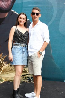 
<a style='margin-left: 5px;' class='btn btn-xs btn-social btn-facebook' href='https://www.facebook.com/sharer/sharer.php?u=https://galeramix.com.br/imagem/a163/800-800-90/conteudo/site_galerias/163/gustavo-lima-costelaco-junior-seco-galeramix-233.jpg' rel='popup' data-width='500' data-height='400'><i class='fa fa-facebook'></i>Compartilhar <span class='hidden-xs'>no Facebook</span>
</a> 
<a class='btn btn-default btn-xs' target='_blank' href='imagem/a163/800-800-90/conteudo/site_galerias/163/gustavo-lima-costelaco-junior-seco-galeramix-233.jpg'>
<span class='glyphicon glyphicon-cloud-download'></span> Salvar
</a>
