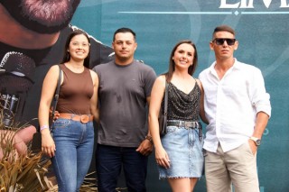 
<a style='margin-left: 5px;' class='btn btn-xs btn-social btn-facebook' href='https://www.facebook.com/sharer/sharer.php?u=https://galeramix.com.br/imagem/a163/800-800-90/conteudo/site_galerias/163/gustavo-lima-costelaco-junior-seco-galeramix-236.jpg' rel='popup' data-width='500' data-height='400'><i class='fa fa-facebook'></i>Compartilhar <span class='hidden-xs'>no Facebook</span>
</a> 
<a class='btn btn-default btn-xs' target='_blank' href='imagem/a163/800-800-90/conteudo/site_galerias/163/gustavo-lima-costelaco-junior-seco-galeramix-236.jpg'>
<span class='glyphicon glyphicon-cloud-download'></span> Salvar
</a>
