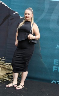 
<a style='margin-left: 5px;' class='btn btn-xs btn-social btn-facebook' href='https://www.facebook.com/sharer/sharer.php?u=https://galeramix.com.br/imagem/a163/800-800-90/conteudo/site_galerias/163/gustavo-lima-costelaco-junior-seco-galeramix-237.jpg' rel='popup' data-width='500' data-height='400'><i class='fa fa-facebook'></i>Compartilhar <span class='hidden-xs'>no Facebook</span>
</a> 
<a class='btn btn-default btn-xs' target='_blank' href='imagem/a163/800-800-90/conteudo/site_galerias/163/gustavo-lima-costelaco-junior-seco-galeramix-237.jpg'>
<span class='glyphicon glyphicon-cloud-download'></span> Salvar
</a>
