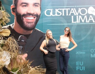 
<a style='margin-left: 5px;' class='btn btn-xs btn-social btn-facebook' href='https://www.facebook.com/sharer/sharer.php?u=https://galeramix.com.br/imagem/a163/800-800-90/conteudo/site_galerias/163/gustavo-lima-costelaco-junior-seco-galeramix-238.jpg' rel='popup' data-width='500' data-height='400'><i class='fa fa-facebook'></i>Compartilhar <span class='hidden-xs'>no Facebook</span>
</a> 
<a class='btn btn-default btn-xs' target='_blank' href='imagem/a163/800-800-90/conteudo/site_galerias/163/gustavo-lima-costelaco-junior-seco-galeramix-238.jpg'>
<span class='glyphicon glyphicon-cloud-download'></span> Salvar
</a>
