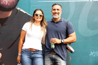 
<a style='margin-left: 5px;' class='btn btn-xs btn-social btn-facebook' href='https://www.facebook.com/sharer/sharer.php?u=https://galeramix.com.br/imagem/a163/800-800-90/conteudo/site_galerias/163/gustavo-lima-costelaco-junior-seco-galeramix-243.jpg' rel='popup' data-width='500' data-height='400'><i class='fa fa-facebook'></i>Compartilhar <span class='hidden-xs'>no Facebook</span>
</a> 
<a class='btn btn-default btn-xs' target='_blank' href='imagem/a163/800-800-90/conteudo/site_galerias/163/gustavo-lima-costelaco-junior-seco-galeramix-243.jpg'>
<span class='glyphicon glyphicon-cloud-download'></span> Salvar
</a>
