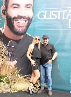 
<a style='margin-left: 5px;' class='btn btn-xs btn-social btn-facebook' href='https://www.facebook.com/sharer/sharer.php?u=https://galeramix.com.br/imagem/a163/800-800-90/conteudo/site_galerias/163/gustavo-lima-costelaco-junior-seco-galeramix-255.jpg' rel='popup' data-width='500' data-height='400'><i class='fa fa-facebook'></i>Compartilhar <span class='hidden-xs'>no Facebook</span>
</a> 
<a class='btn btn-default btn-xs' target='_blank' href='imagem/a163/800-800-90/conteudo/site_galerias/163/gustavo-lima-costelaco-junior-seco-galeramix-255.jpg'>
<span class='glyphicon glyphicon-cloud-download'></span> Salvar
</a>
