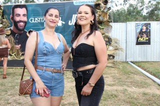 
<a style='margin-left: 5px;' class='btn btn-xs btn-social btn-facebook' href='https://www.facebook.com/sharer/sharer.php?u=https://galeramix.com.br/imagem/a163/800-800-90/conteudo/site_galerias/163/gustavo-lima-costelaco-junior-seco-galeramix-26.jpg' rel='popup' data-width='500' data-height='400'><i class='fa fa-facebook'></i>Compartilhar <span class='hidden-xs'>no Facebook</span>
</a> 
<a class='btn btn-default btn-xs' target='_blank' href='imagem/a163/800-800-90/conteudo/site_galerias/163/gustavo-lima-costelaco-junior-seco-galeramix-26.jpg'>
<span class='glyphicon glyphicon-cloud-download'></span> Salvar
</a>
