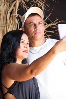 
<a style='margin-left: 5px;' class='btn btn-xs btn-social btn-facebook' href='https://www.facebook.com/sharer/sharer.php?u=https://galeramix.com.br/imagem/a163/800-800-90/conteudo/site_galerias/163/gustavo-lima-costelaco-junior-seco-galeramix-271.jpg' rel='popup' data-width='500' data-height='400'><i class='fa fa-facebook'></i>Compartilhar <span class='hidden-xs'>no Facebook</span>
</a> 
<a class='btn btn-default btn-xs' target='_blank' href='imagem/a163/800-800-90/conteudo/site_galerias/163/gustavo-lima-costelaco-junior-seco-galeramix-271.jpg'>
<span class='glyphicon glyphicon-cloud-download'></span> Salvar
</a>
