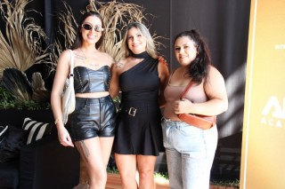 
<a style='margin-left: 5px;' class='btn btn-xs btn-social btn-facebook' href='https://www.facebook.com/sharer/sharer.php?u=https://galeramix.com.br/imagem/a163/800-800-90/conteudo/site_galerias/163/gustavo-lima-costelaco-junior-seco-galeramix-281.jpg' rel='popup' data-width='500' data-height='400'><i class='fa fa-facebook'></i>Compartilhar <span class='hidden-xs'>no Facebook</span>
</a> 
<a class='btn btn-default btn-xs' target='_blank' href='imagem/a163/800-800-90/conteudo/site_galerias/163/gustavo-lima-costelaco-junior-seco-galeramix-281.jpg'>
<span class='glyphicon glyphicon-cloud-download'></span> Salvar
</a>
