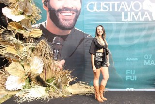 
<a style='margin-left: 5px;' class='btn btn-xs btn-social btn-facebook' href='https://www.facebook.com/sharer/sharer.php?u=https://galeramix.com.br/imagem/a163/800-800-90/conteudo/site_galerias/163/gustavo-lima-costelaco-junior-seco-galeramix-31.jpg' rel='popup' data-width='500' data-height='400'><i class='fa fa-facebook'></i>Compartilhar <span class='hidden-xs'>no Facebook</span>
</a> 
<a class='btn btn-default btn-xs' target='_blank' href='imagem/a163/800-800-90/conteudo/site_galerias/163/gustavo-lima-costelaco-junior-seco-galeramix-31.jpg'>
<span class='glyphicon glyphicon-cloud-download'></span> Salvar
</a>
