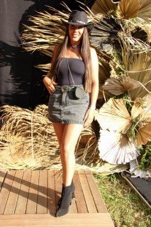 
<a style='margin-left: 5px;' class='btn btn-xs btn-social btn-facebook' href='https://www.facebook.com/sharer/sharer.php?u=https://galeramix.com.br/imagem/a163/800-800-90/conteudo/site_galerias/163/gustavo-lima-costelaco-junior-seco-galeramix-39.jpg' rel='popup' data-width='500' data-height='400'><i class='fa fa-facebook'></i>Compartilhar <span class='hidden-xs'>no Facebook</span>
</a> 
<a class='btn btn-default btn-xs' target='_blank' href='imagem/a163/800-800-90/conteudo/site_galerias/163/gustavo-lima-costelaco-junior-seco-galeramix-39.jpg'>
<span class='glyphicon glyphicon-cloud-download'></span> Salvar
</a>
