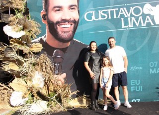 
<a style='margin-left: 5px;' class='btn btn-xs btn-social btn-facebook' href='https://www.facebook.com/sharer/sharer.php?u=https://galeramix.com.br/imagem/a163/800-800-90/conteudo/site_galerias/163/gustavo-lima-costelaco-junior-seco-galeramix-48.jpg' rel='popup' data-width='500' data-height='400'><i class='fa fa-facebook'></i>Compartilhar <span class='hidden-xs'>no Facebook</span>
</a> 
<a class='btn btn-default btn-xs' target='_blank' href='imagem/a163/800-800-90/conteudo/site_galerias/163/gustavo-lima-costelaco-junior-seco-galeramix-48.jpg'>
<span class='glyphicon glyphicon-cloud-download'></span> Salvar
</a>
