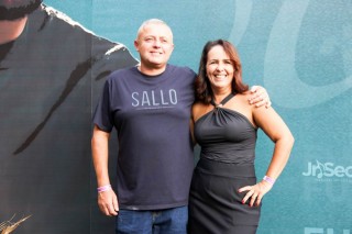 
<a style='margin-left: 5px;' class='btn btn-xs btn-social btn-facebook' href='https://www.facebook.com/sharer/sharer.php?u=https://galeramix.com.br/imagem/a163/800-800-90/conteudo/site_galerias/163/gustavo-lima-costelaco-junior-seco-galeramix-51.jpg' rel='popup' data-width='500' data-height='400'><i class='fa fa-facebook'></i>Compartilhar <span class='hidden-xs'>no Facebook</span>
</a> 
<a class='btn btn-default btn-xs' target='_blank' href='imagem/a163/800-800-90/conteudo/site_galerias/163/gustavo-lima-costelaco-junior-seco-galeramix-51.jpg'>
<span class='glyphicon glyphicon-cloud-download'></span> Salvar
</a>
