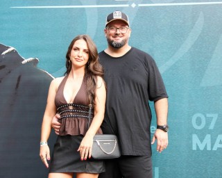 
<a style='margin-left: 5px;' class='btn btn-xs btn-social btn-facebook' href='https://www.facebook.com/sharer/sharer.php?u=https://galeramix.com.br/imagem/a163/800-800-90/conteudo/site_galerias/163/gustavo-lima-costelaco-junior-seco-galeramix-53.jpg' rel='popup' data-width='500' data-height='400'><i class='fa fa-facebook'></i>Compartilhar <span class='hidden-xs'>no Facebook</span>
</a> 
<a class='btn btn-default btn-xs' target='_blank' href='imagem/a163/800-800-90/conteudo/site_galerias/163/gustavo-lima-costelaco-junior-seco-galeramix-53.jpg'>
<span class='glyphicon glyphicon-cloud-download'></span> Salvar
</a>
