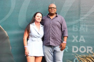 
<a style='margin-left: 5px;' class='btn btn-xs btn-social btn-facebook' href='https://www.facebook.com/sharer/sharer.php?u=https://galeramix.com.br/imagem/a163/800-800-90/conteudo/site_galerias/163/gustavo-lima-costelaco-junior-seco-galeramix-59.jpg' rel='popup' data-width='500' data-height='400'><i class='fa fa-facebook'></i>Compartilhar <span class='hidden-xs'>no Facebook</span>
</a> 
<a class='btn btn-default btn-xs' target='_blank' href='imagem/a163/800-800-90/conteudo/site_galerias/163/gustavo-lima-costelaco-junior-seco-galeramix-59.jpg'>
<span class='glyphicon glyphicon-cloud-download'></span> Salvar
</a>
